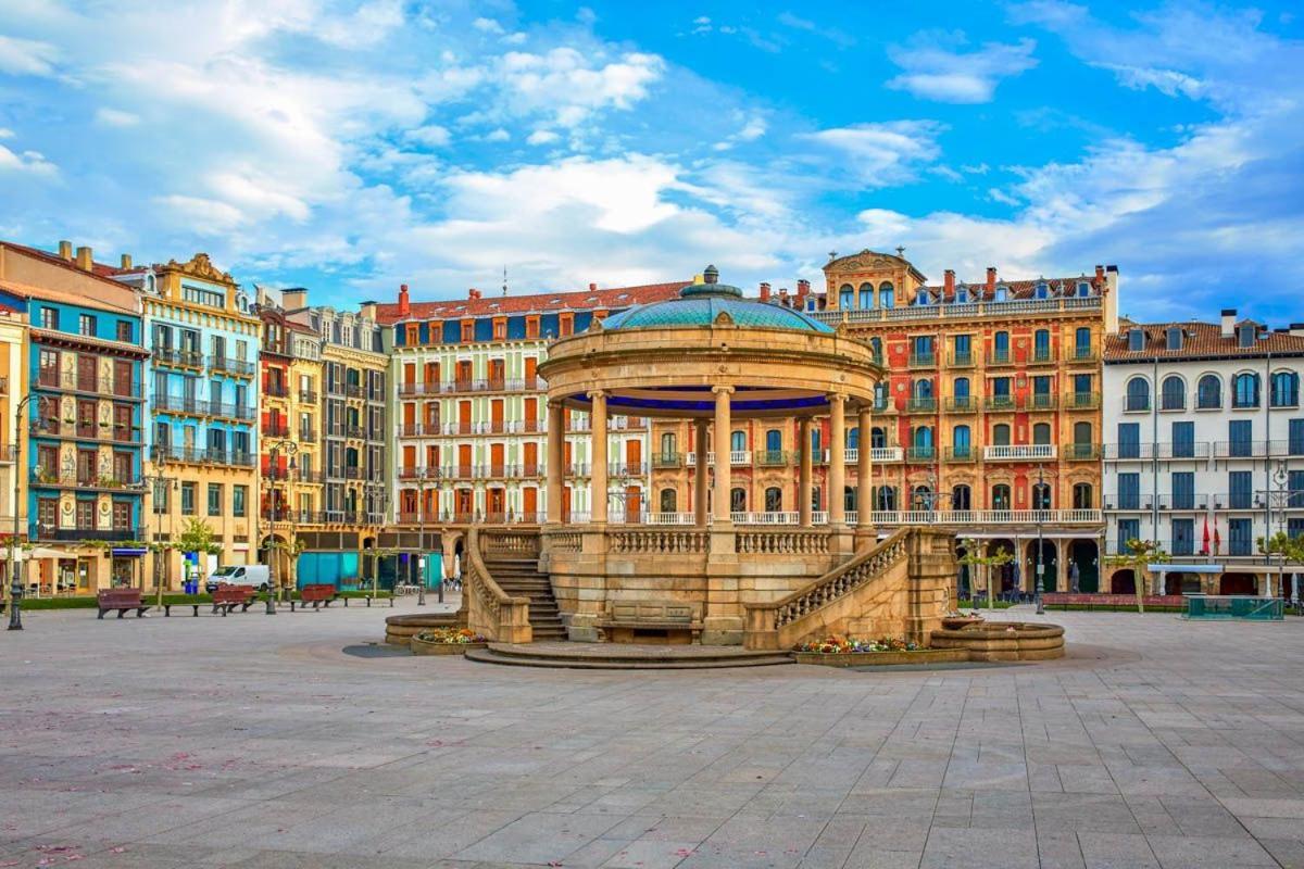 Acogedor Apartamento En El Corazon De Pamplona Exterior foto